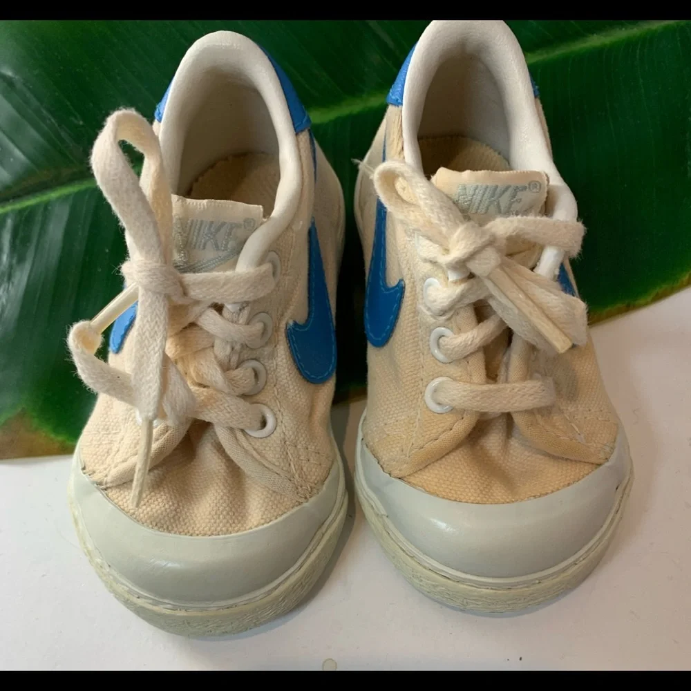 Vintage RARE Nike Canvas Courts Shoes Baby Size 3​